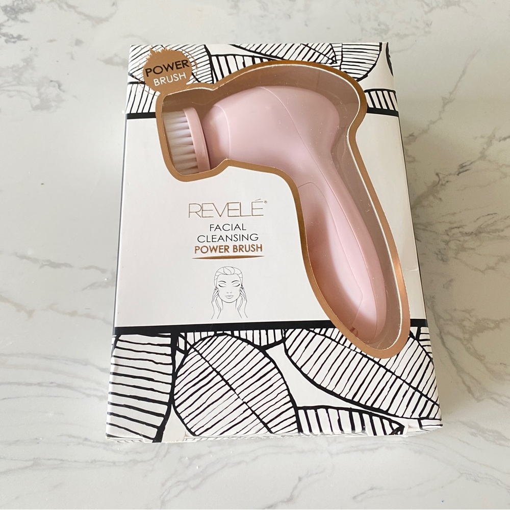 The Revelé Facial Brush, NIB